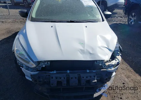 2018 Ford Focus S из США, поврежденный, VIN 1FADP3E2XJL266642